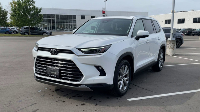 2024 Toyota Grand Highlander Limited in Cars & Trucks in City of Toronto - Image 3