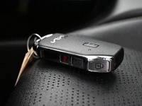 Beautiful and Showroom Condition 2023 Kia Seltos EX Premium AWD with Apple Carplay/Andriod Auto, Lea... (image 4)