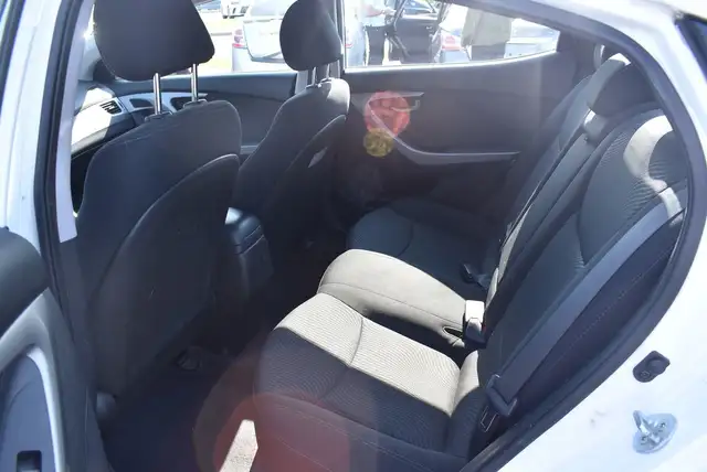 2015 Hyundai Elantra BASE in Cars & Trucks in City of Halifax - Image 9