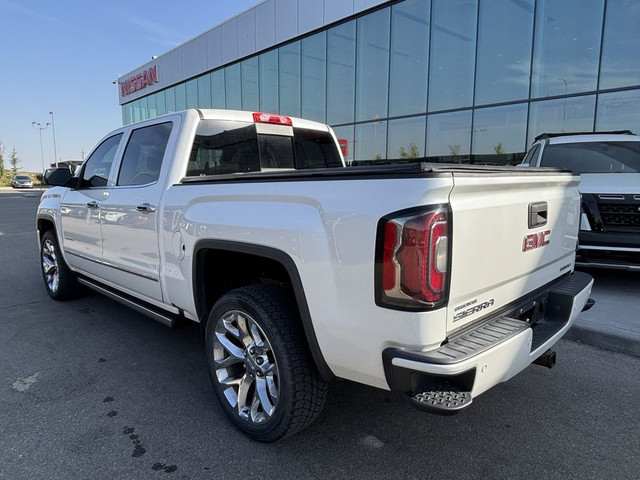 2017 GMC Sierra 1500 Denali 4x4 Crew Cab • 6.2L • Sunroof • Pwr  in Cars & Trucks in Calgary - Image 4