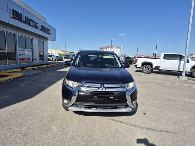 2016 Mitsubishi Outlander in Cars & Trucks in Red Deer - Image 3