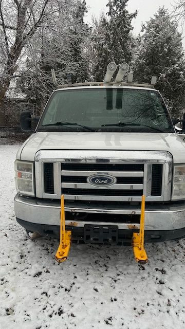 2010 Ford Econoline Cargo Van E350 SUPER DUTY in Cars & Trucks in Oakville / Halton Region