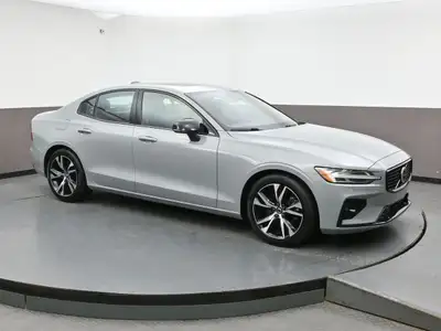 The 2024 Volvo S60 B5 is a premium compact sedan that blends sleek Scandinavian design, strong perfo...