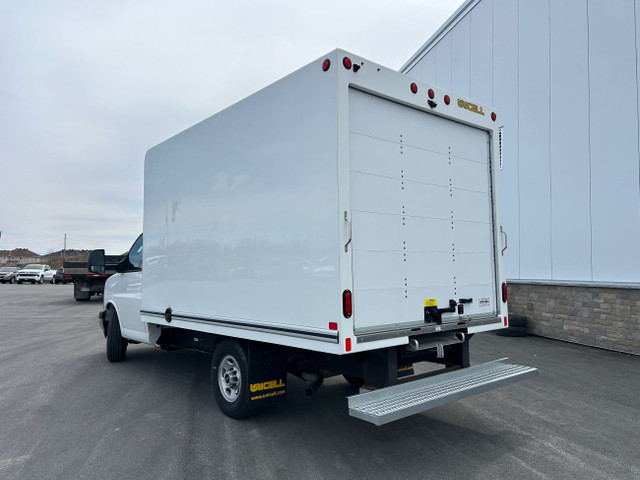 2023 GMC Savana Cutaway Work Van 4.3L V6 SAVANA 3500 CUTAWAY... in Cargo & Utility Trailers in Ottawa - Image 3