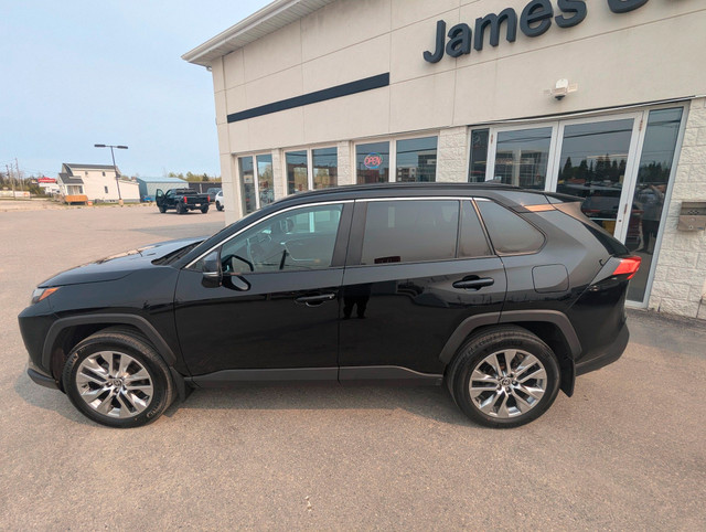2022 Toyota RAV4 XLE in Cars & Trucks in Timmins - Image 2