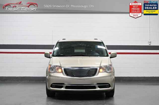 2015 Chrysler Town & Country Touring No Accident Blindspot Backu in Cars & Trucks in Mississauga / Peel Region - Image 4