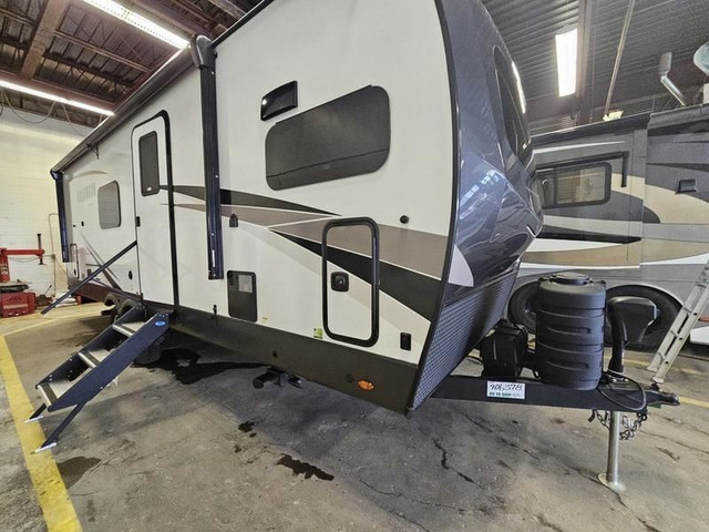 2024 Forest River Rockwood Signature 8263MBR in Travel Trailers & Campers in Edmonton