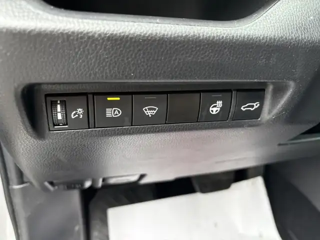 Toyota RAV4 XLE 2022 AWD - BAS MILLAGE - in Cars & Trucks in Québec City - Image 13