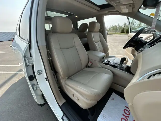 2019 Nissan Pathfinder 4x4 Platinum - Sunroof in Cars & Trucks in Edmonton - Image 29