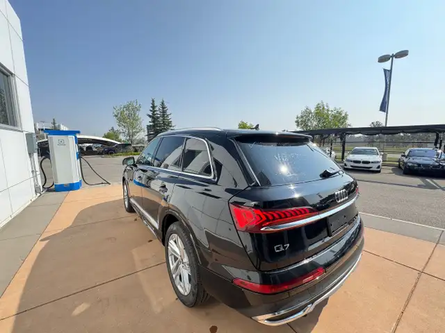 2024 Audi Q763871127604097123
