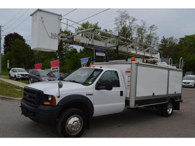  2006 Ford F-550 XL bucket truck