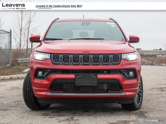 2023 Jeep Compass Limited DEMO SAVINGS | LOW INTEREST RATED |... in Cars & Trucks in London - Image 2