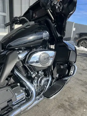 2025 Harley-Davidson FLHXU - Street Glide Ultra in Sport Touring in Winnipeg - Image 8