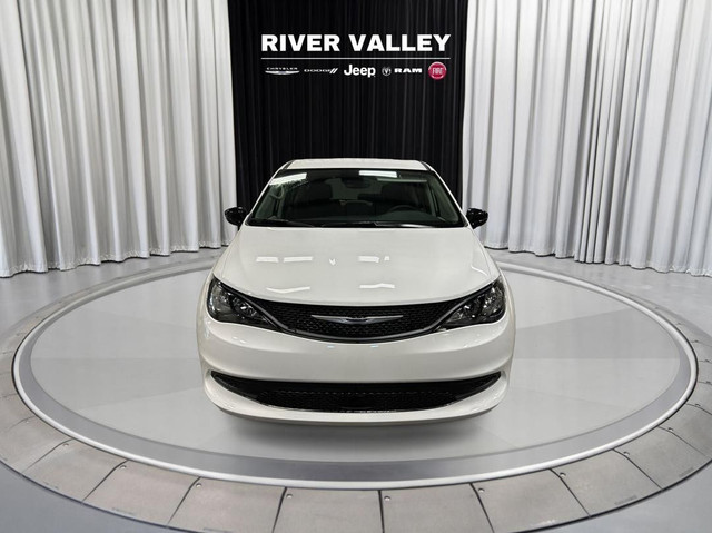 2024 Chrysler Grand Caravan in Cars & Trucks in Strathcona County - Image 2