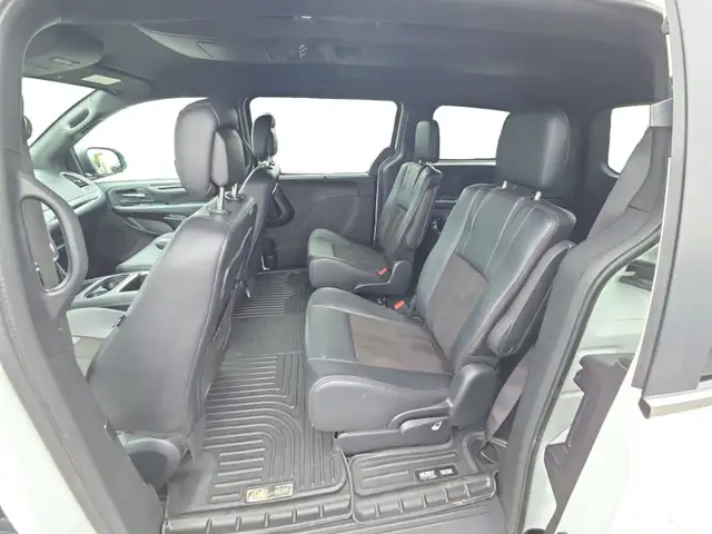 2020 Dodge Grand Caravan SXT in Cars & Trucks in Ottawa - Image 14