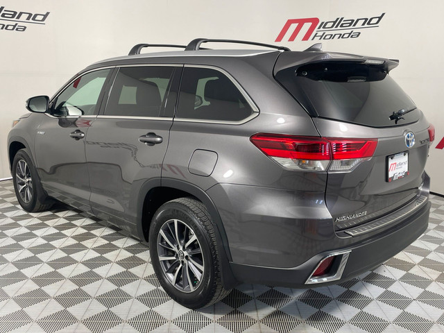 2017 Toyota Highlander Hybrid XLE CVT in Cars & Trucks in Barrie - Image 2