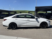 2022 HYUNDAI ELANTRA PREFERRED | ACCIDENT FREE CARFAX | REMOTE START | KEYLESS ENTRY Tire Pressure M... (image 7)