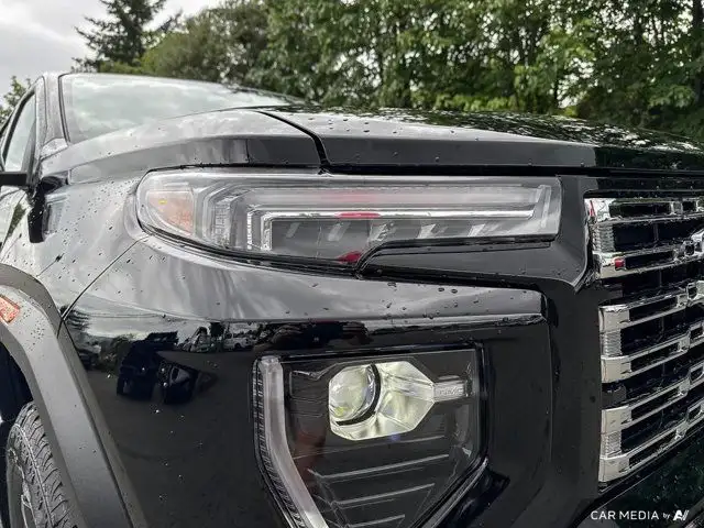 2025 GMC Canyon Denali in Cars & Trucks in Cowichan Valley / Duncan - Image 13