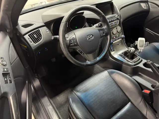 2015 Hyundai Genesis 2dr V6 Manual - BLUETOOTH - NAVI - BACKUP C dans Autos et camions dans Région de Mississauga/Peel - Image 19