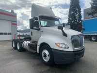 Ryder Stock ID: 239947 Transmission Type/Speed: Auto 13 Engine: DIESEL X15 GHG'17 450/1800 Horse Pow... (image 4)