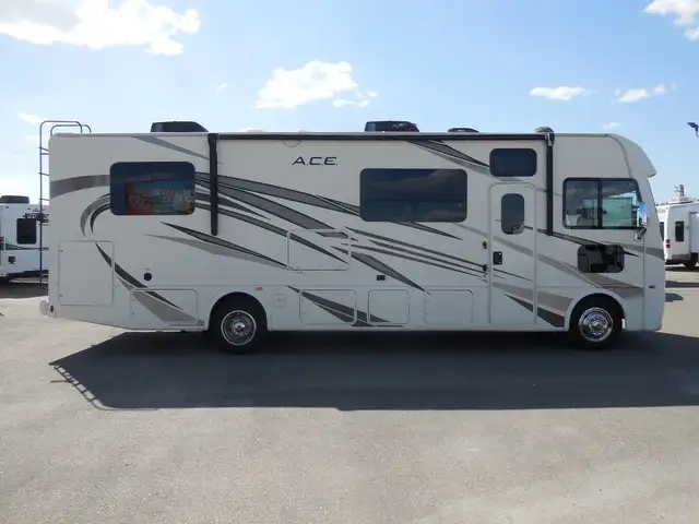 2019 Thor Motor Coach A.c.e 30.4 in RVs & Motorhomes in St. Albert - Image 4