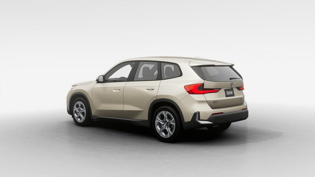 2026 BMW X1 xDrive28i | Allure affirmée | Peinture in Cars & Trucks in City of Montréal - Image 2