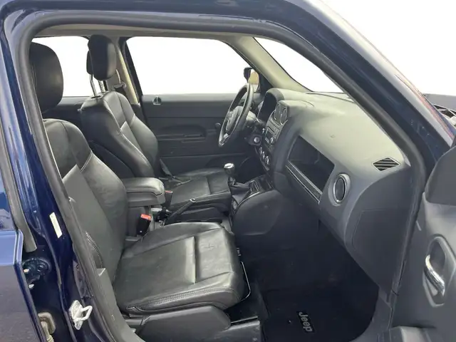 2012 Jeep Patriot 4WD 4dr Sport in Cars & Trucks in Calgary - Image 15