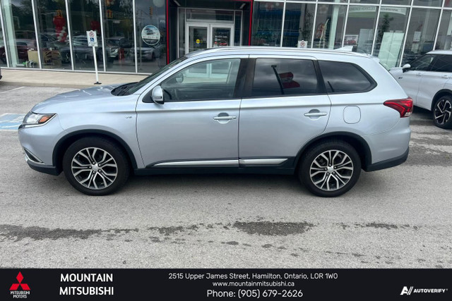 2017 Mitsubishi Outlander SE Touring - Bluetooth in Cars & Trucks in Hamilton - Image 2