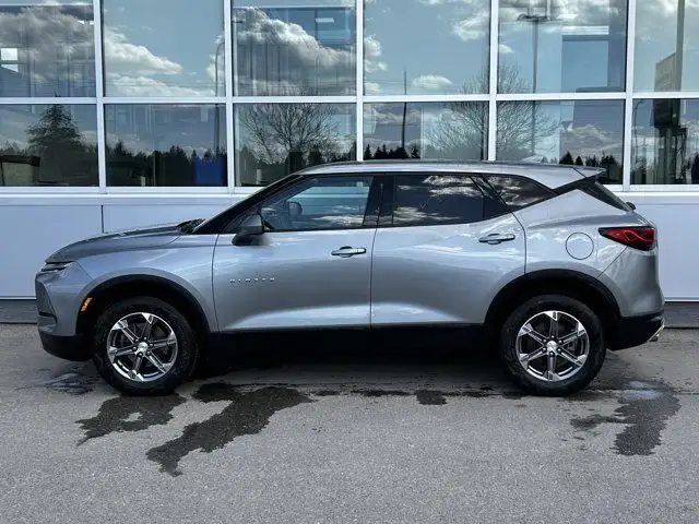 2023 Chevrolet Blazer LT in Cars & Trucks in Calgary - Image 4