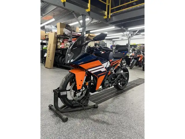 2024 KTM RC 390 in Sport Touring in Granby - Image 7