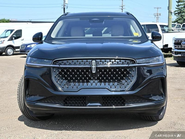 2025 Lincoln Nautilus Reserve Hybrid in Cars & Trucks in Edmonton - Image 2