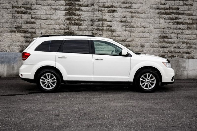 2019 Dodge Journey SXT • UCONNECT • REAR CAM • TOURING SUSPENSIO in Cars & Trucks in Cornwall - Image 2