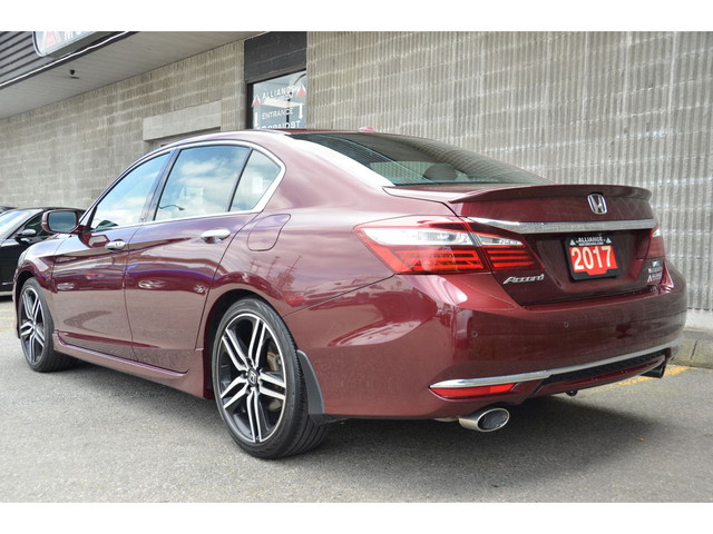  2017 Honda Accord Sedan Touring, Sunroof, Heated Leather Seats, in Cars & Trucks in Burnaby/New Westminster - Image 4
