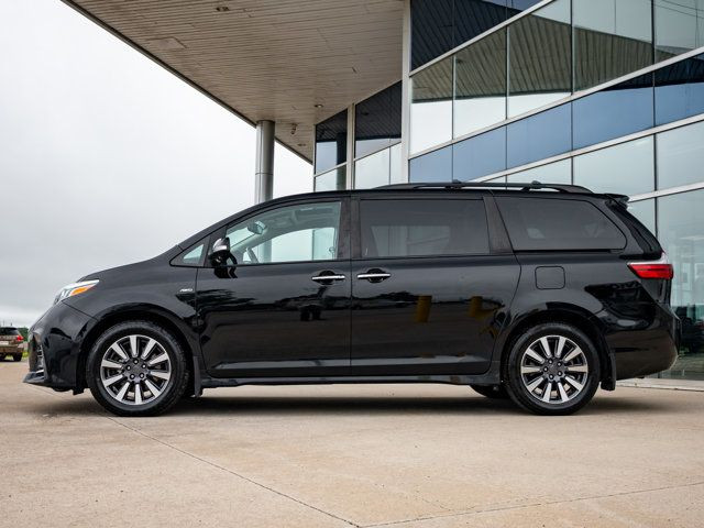 2018 Toyota Sienna XLE in Cars & Trucks in Barrie - Image 4