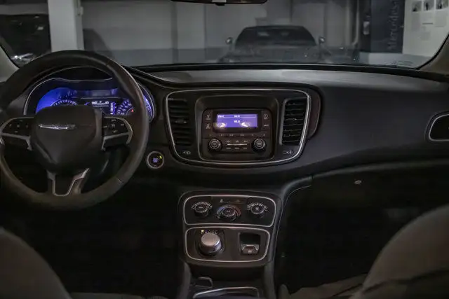 2016 Chrysler 200 LX in Cars & Trucks in Edmonton - Image 24