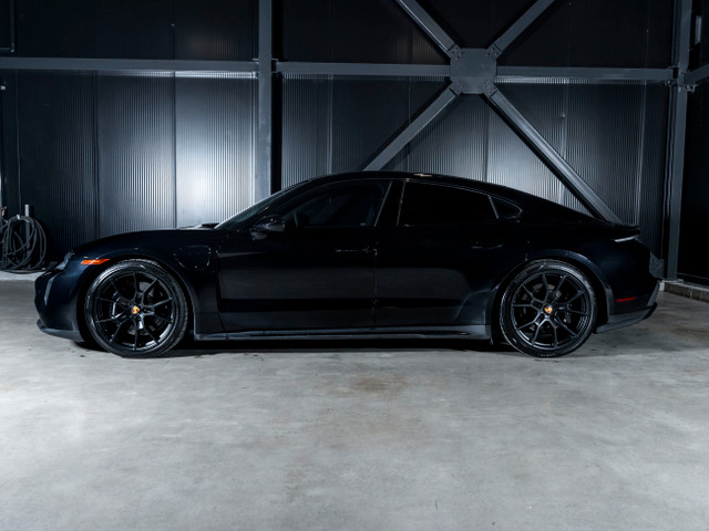 2024 Porsche Taycan 2024 Taycan GTS - Certifié Porsche Approved in Cars & Trucks in Québec City - Image 2