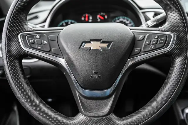 2022 Chevrolet Malibu LT* TOIT OUVRANT* GROUPE GRANDE EXPÉDITION in Cars & Trucks in City of Montréal - Image 13