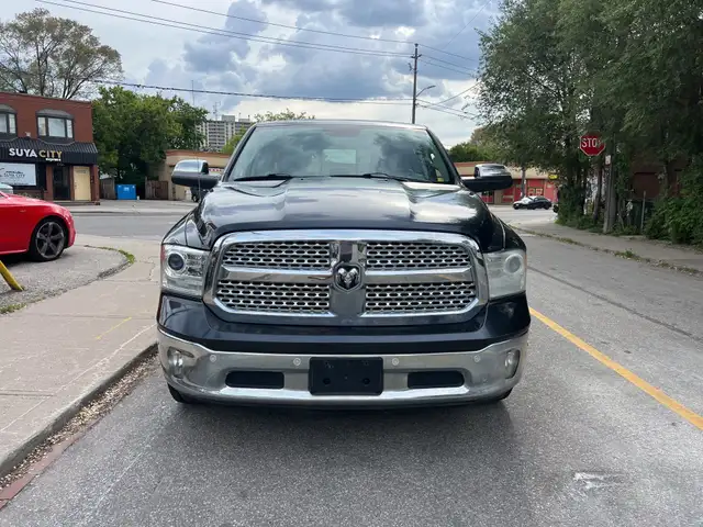 2014 Ram 1500 4WD Crew Cab 140.5" Laramie in Cars & Trucks in City of Toronto - Image 3