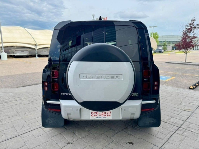2022 Land Rover Defender in Cars & Trucks in Calgary - Image 3