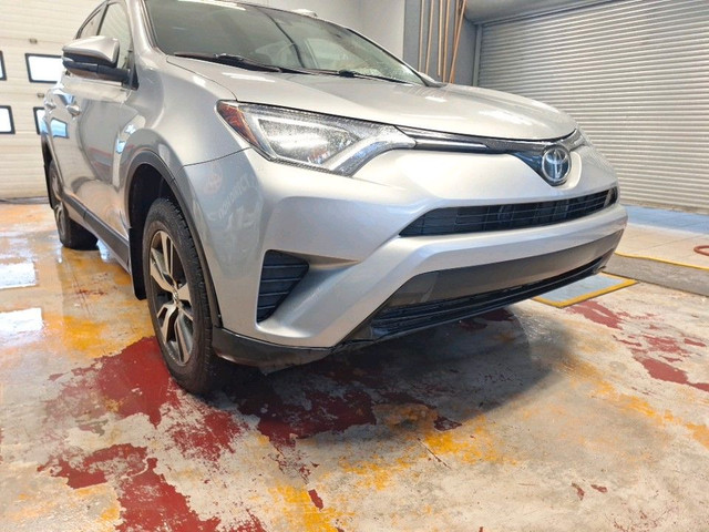 2018 Toyota RAV4 LE AWD! BACK UP CAMERA! FINANCE NOW! in Cars & Trucks in Bedford - Image 3