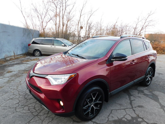  2018 Toyota RAV4 AWD SE navigation leather sunroof backup camer in Cars & Trucks in City of Toronto - Image 2