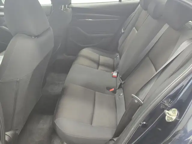 2021 Mazda Mazda3 CARPLAY, CAMERA, SIEGES CHAUFFANTS, BLIND SPOT in Cars & Trucks in Longueuil / South Shore - Image 18
