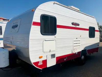Bring back the 50's in this adorable pull trailer that sleeps 4! Everything you need, you can bring,...