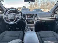 This Jeep Grand Cherokee boasts a Regular Unleaded V-6 3.6 L/220 engine powering this Automatic tran... (image 9)