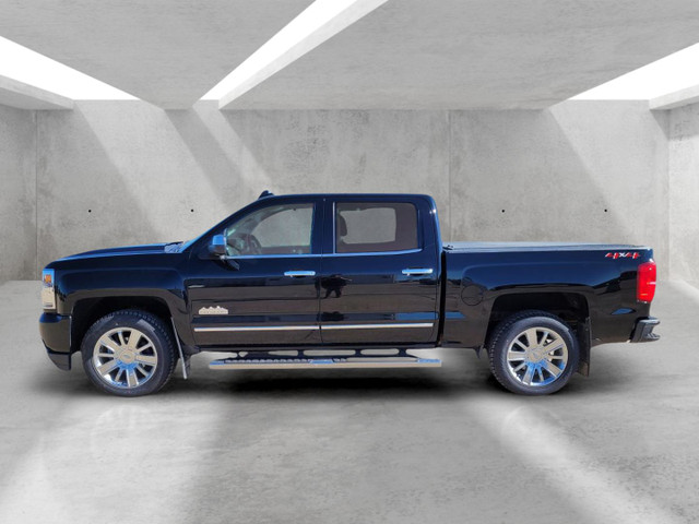 2018 Chevrolet Silverado 1500 Crew Cab Short Box 4-Wheel Drive H in Cars & Trucks in Moose Jaw - Image 3