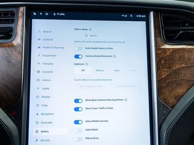 2019 Tesla Model X Long Range/AUTOPILOT FULL SELF-DRIVE/1OWNER in Cars & Trucks in Mississauga / Peel Region - Image 36