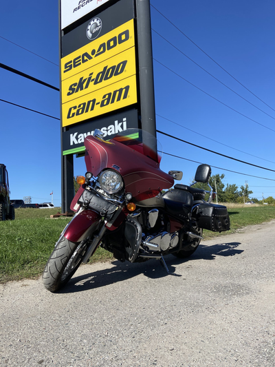 2009 Kawasaki Vulcan 900 Classic $3,999 + Tax & Lic 53,000km Cruise in comfort and classic style wit...