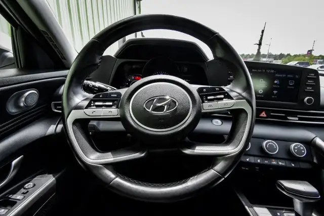 2021 Hyundai Elantra Preferred IVT • HEATED SEATS/STEERING • CP/ in Cars & Trucks in Kingston - Image 17