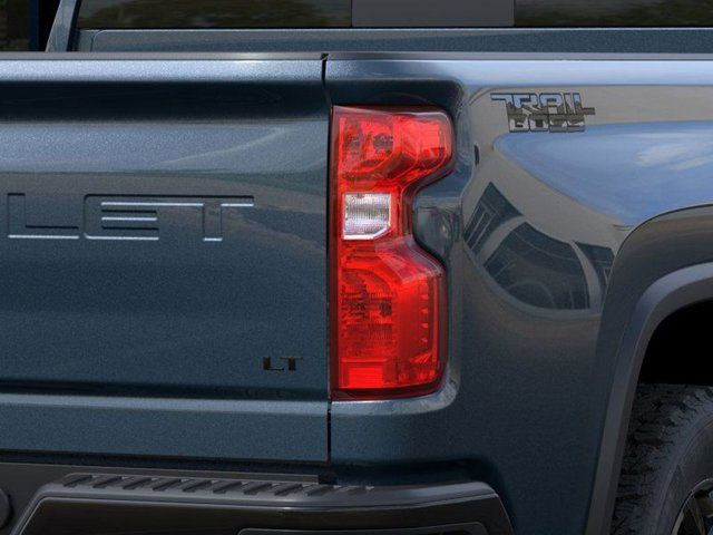 2025 Chevrolet Silverado 2500HD LT in Cars & Trucks in Edmonton - Image 4