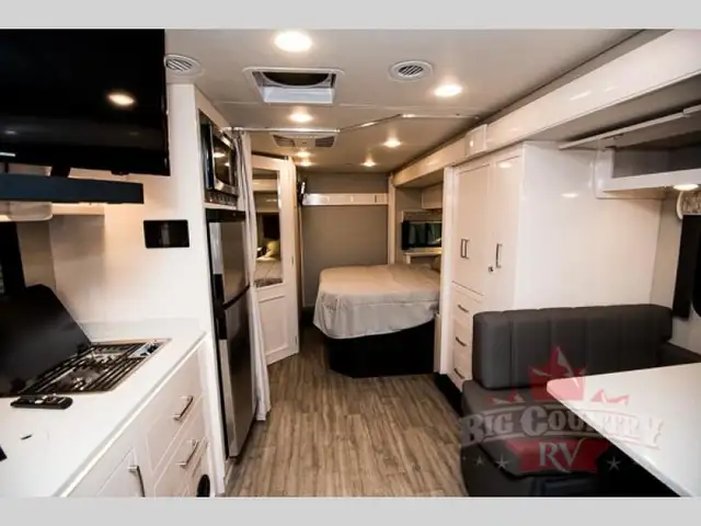 2025 Renegade Vienna 25FWS in RVs & Motorhomes in Ottawa - Image 8